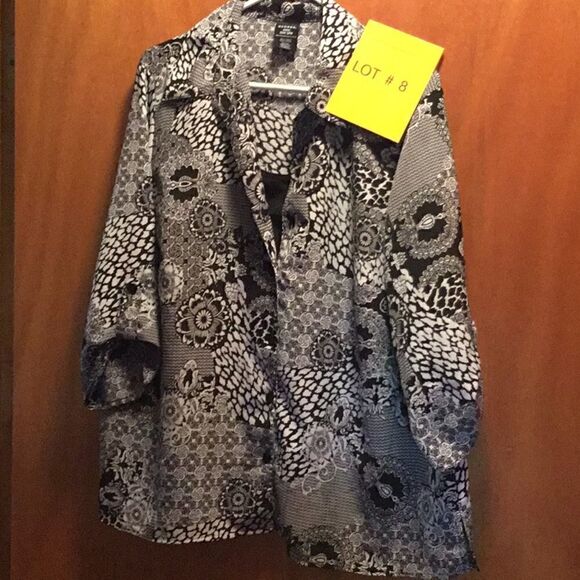 Ladies poly crepe button front blouse in 3 x large - Picture 1 of 8